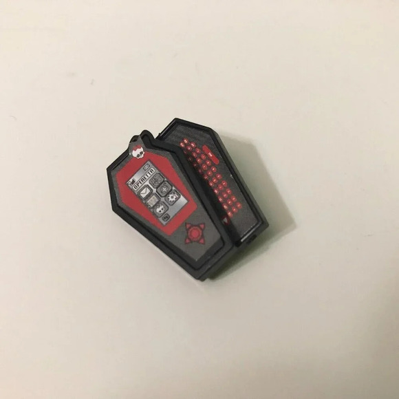 Monster High Doll Operetta Dot Dead Gorgeous Red Compact with Brush iCoffin Cell - Picture 5 of 15